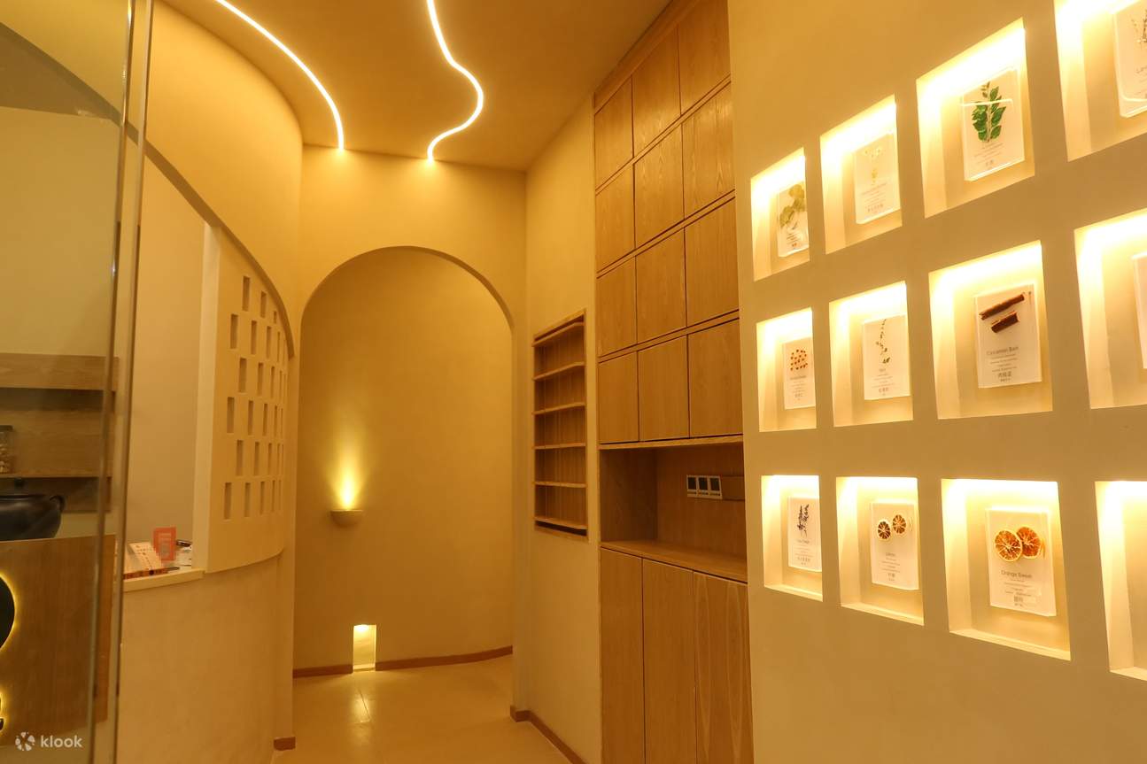 Zuo Yue Spa | Minyak Esensial | Moksibusi | Wajah | Perawatan Kepala | Cabang Gangxia